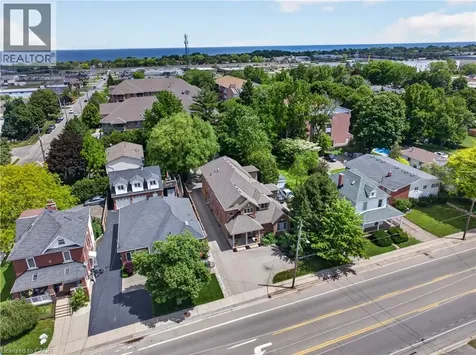 116 Livingston Avenue Grimsby ON L3M 1L6