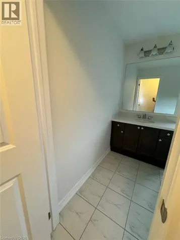 10 Guernsey Drive Kitchener ON N2R 0T7