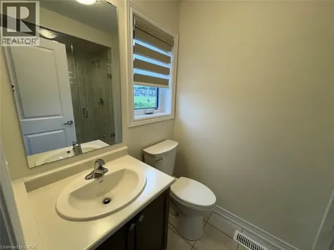 10 Guernsey Drive Kitchener ON N2R 0T7