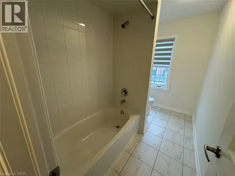 10 Guernsey Drive Kitchener ON N2R 0T7