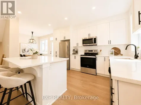 647 Crevier Walk Ottawa ON K1W 0M7