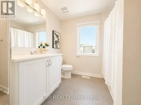 647 Crevier Walk Ottawa ON K1W 0M7
