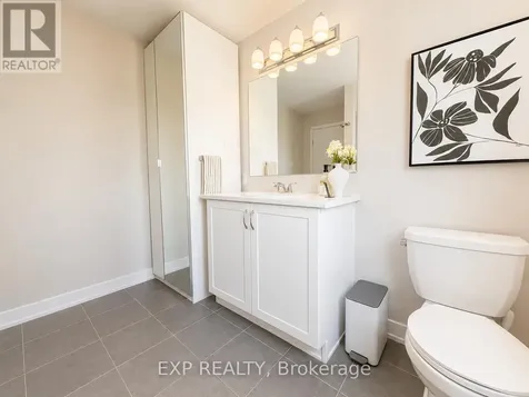 647 Crevier Walk Ottawa ON K1W 0M7