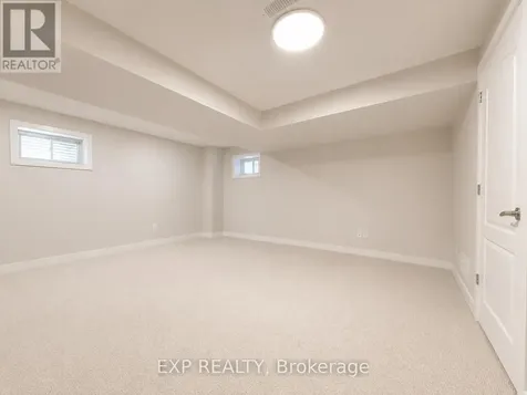 647 Crevier Walk Ottawa ON K1W 0M7