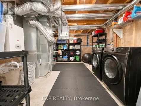 647 Crevier Walk Ottawa ON K1W 0M7