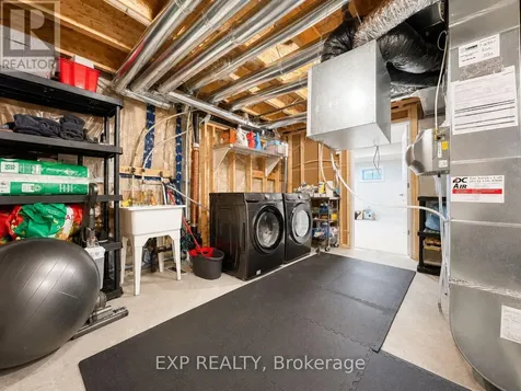 647 Crevier Walk Ottawa ON K1W 0M7