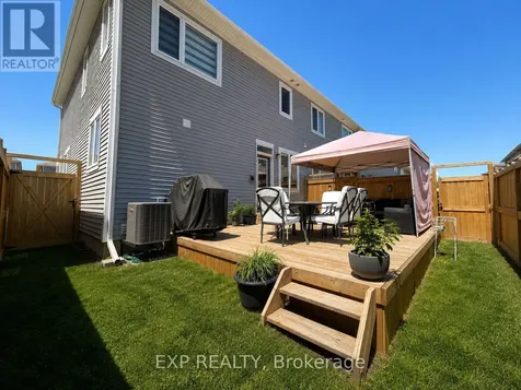 647 Crevier Walk Ottawa ON K1W 0M7