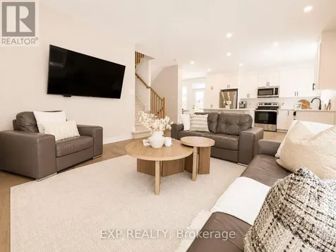 647 Crevier Walk Ottawa ON K1W 0M7