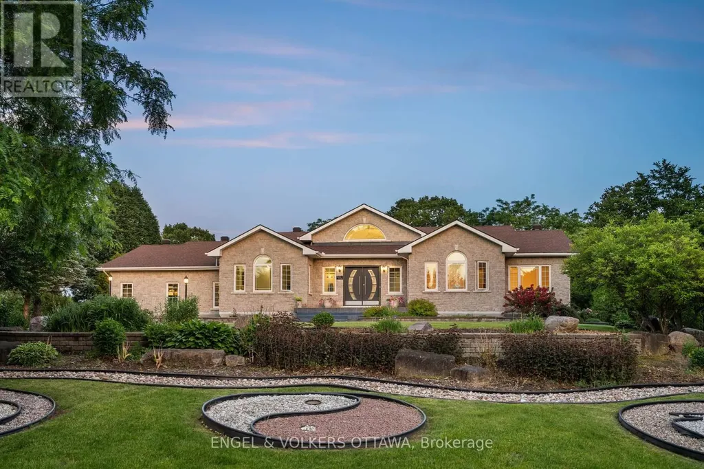 1562 Lakeshore Drive Ottawa ON K4P 1G9
