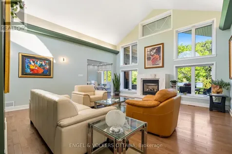 1562 Lakeshore Drive Ottawa ON K4P 1G9