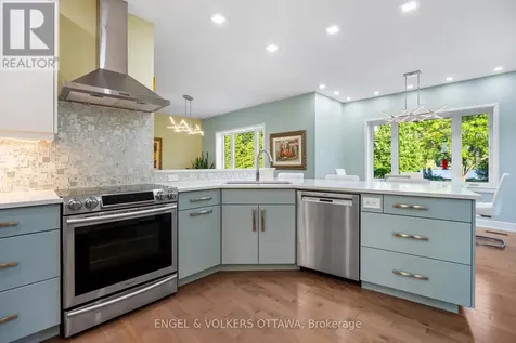 1562 Lakeshore Drive Ottawa ON K4P 1G9