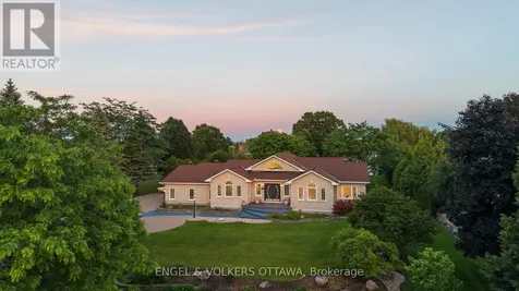 1562 Lakeshore Drive Ottawa ON K4P 1G9
