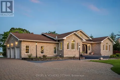 1562 Lakeshore Drive Ottawa ON K4P 1G9