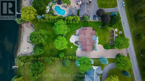 1562 Lakeshore Drive Ottawa ON K4P 1G9