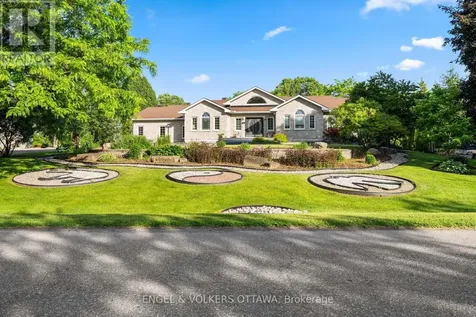 1562 Lakeshore Drive Ottawa ON K4P 1G9