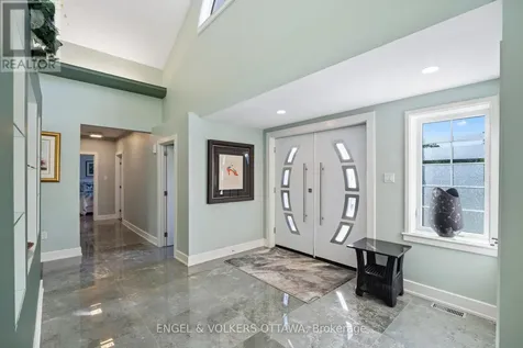 1562 Lakeshore Drive Ottawa ON K4P 1G9
