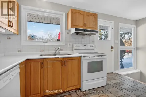1951 Garfield Avenue Ottawa ON K2C 0W7