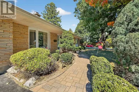 1951 Garfield Avenue Ottawa ON K2C 0W7