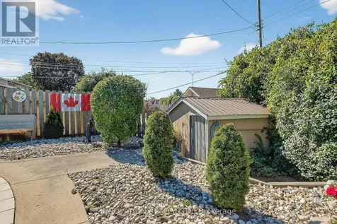 1951 Garfield Avenue Ottawa ON K2C 0W7