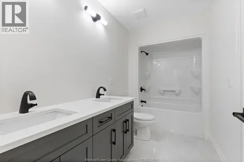 1212 Campana Crescent Lakeshore ON N8L 0K4