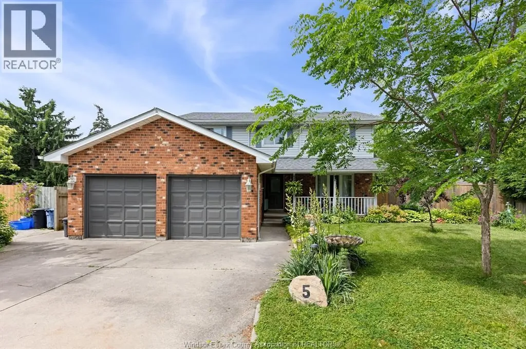 5 Atlantic Court Amherstburg ON N9V 3P5