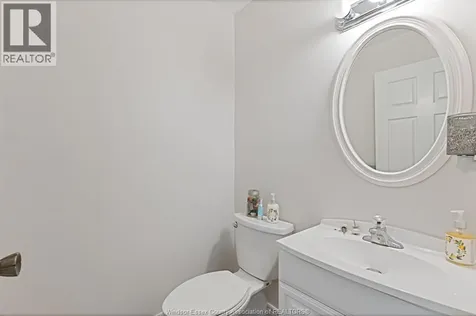 5 Atlantic Court Amherstburg ON N9V 3P5