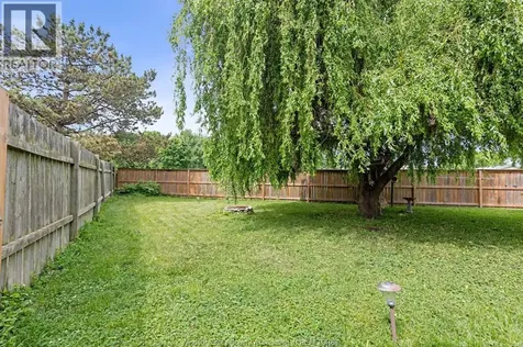 5 Atlantic Court Amherstburg ON N9V 3P5