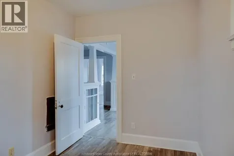 485 Louis Avenue Windsor ON N9A 1W5