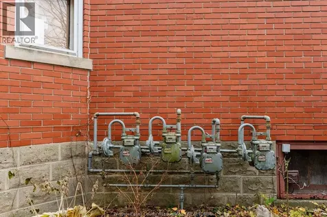 485 Louis Avenue Windsor ON N9A 1W5