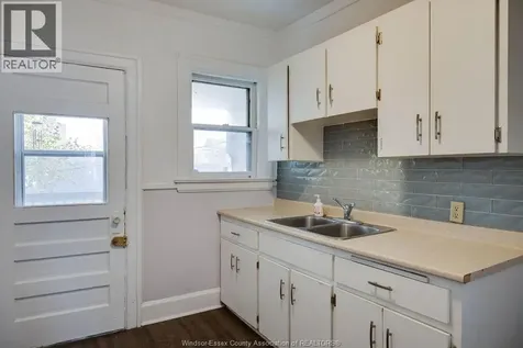 485 Louis Avenue Windsor ON N9A 1W5