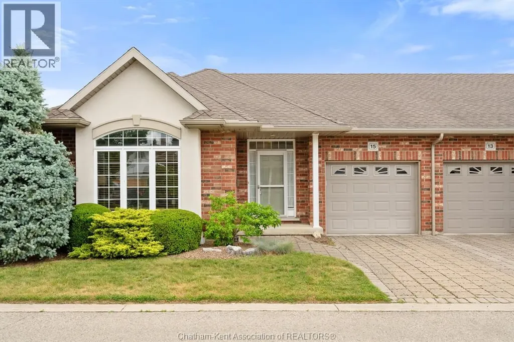 15 Oakgrove Lane Chatham ON N7L 5R9