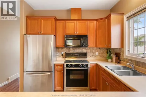 15 Oakgrove Lane Chatham ON N7L 5R9