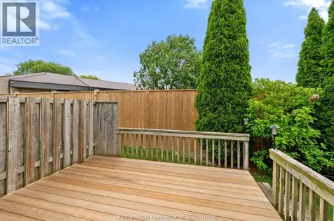15 Oakgrove Lane Chatham ON N7L 5R9
