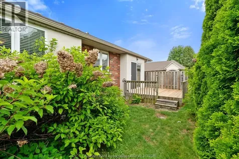 15 Oakgrove Lane Chatham ON N7L 5R9
