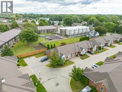 15 Oakgrove Lane Chatham ON N7L 5R9