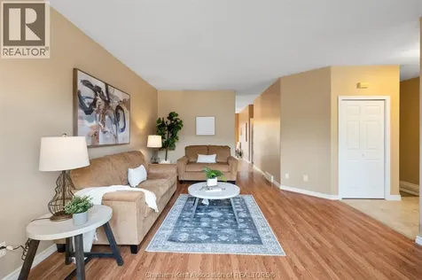 15 Oakgrove Lane Chatham ON N7L 5R9