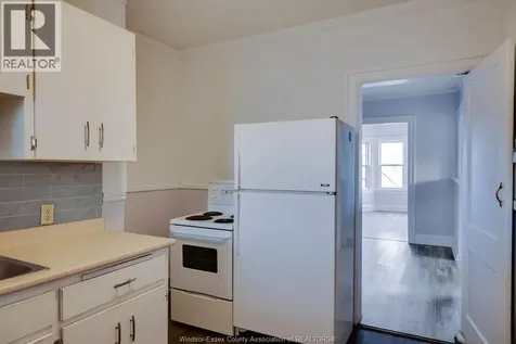 485 Louis Avenue Windsor ON N9A 1W5
