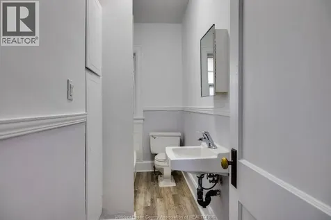 485 Louis Avenue Windsor ON N9A 1W5