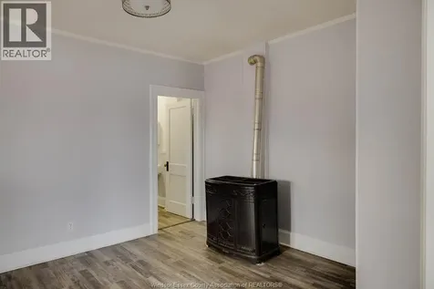 485 Louis Avenue Windsor ON N9A 1W5