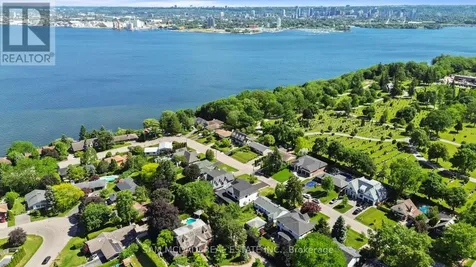899 Danforth Place Burlington (bayview) ON L7T 1S1