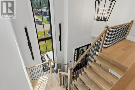 899 Danforth Place Burlington (bayview) ON L7T 1S1