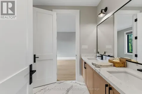899 Danforth Place Burlington (bayview) ON L7T 1S1