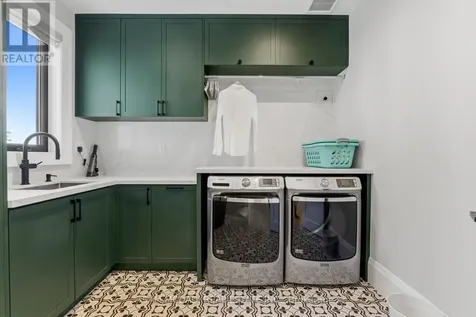 899 Danforth Place Burlington (bayview) ON L7T 1S1