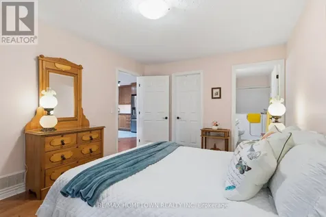 155 Steacy Gardens Brockville ON K6V 0B5
