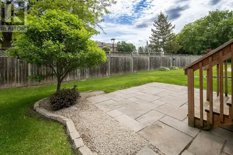 155 Steacy Gardens Brockville ON K6V 0B5
