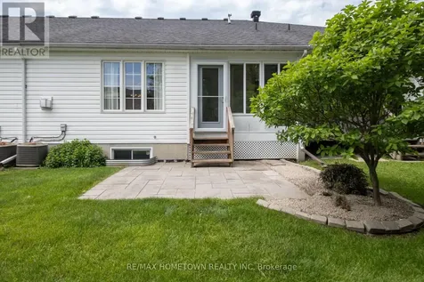 155 Steacy Gardens Brockville ON K6V 0B5