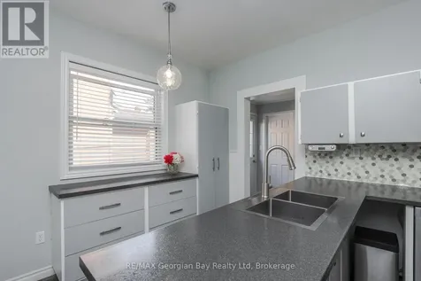 423 Ellen Street Midland ON L4R 2H7