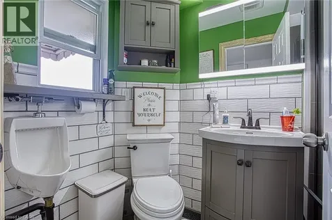 137 Wentworth Street North Hamilton ON L8L 5V6