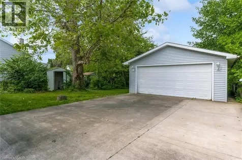 18 Bonavem Drive St. Catharines ON L2N 1X8