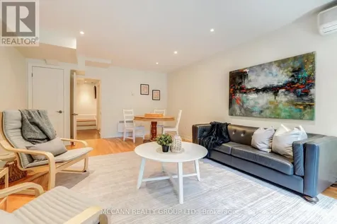 9 Charles Street Whitby (brooklin) ON L1M 1A5